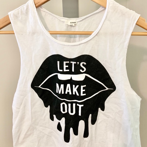 ☀️ 4/$25 GARAGE | Graphic Crop Top - Picture 3 of 3